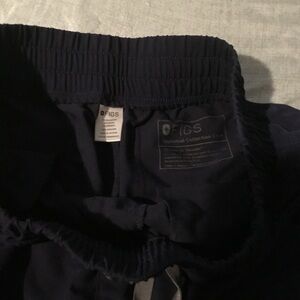 FIGS Navy high waisted Scrub pants- LARGE